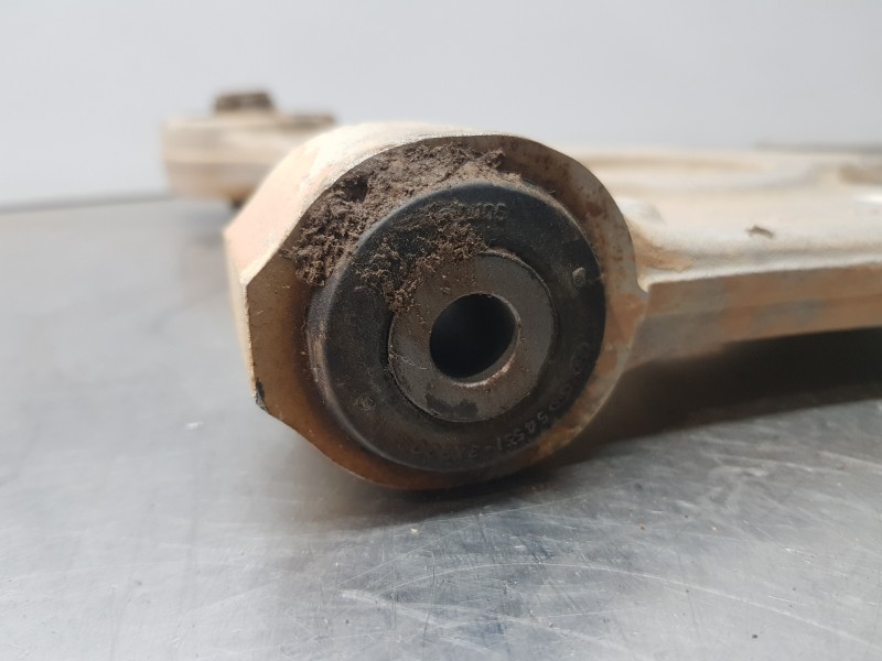 Recambio de brazo suspension inferior delantero izquierdo para hyundai ioniq klass referencia OEM IAM 54500G2100  