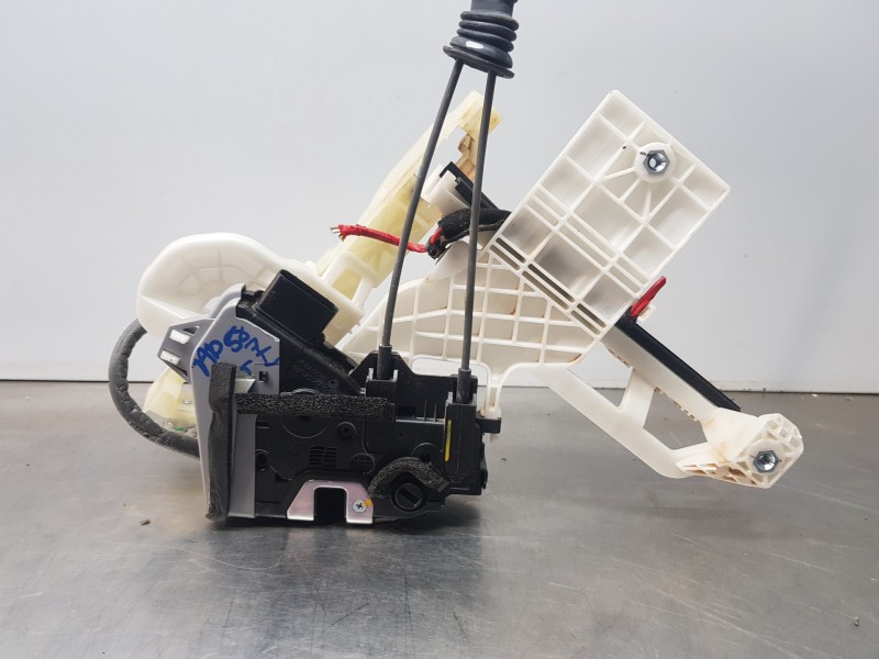 Recambio de cerradura puerta trasera izquierda para hyundai ioniq klass referencia OEM IAM 81410G2000  