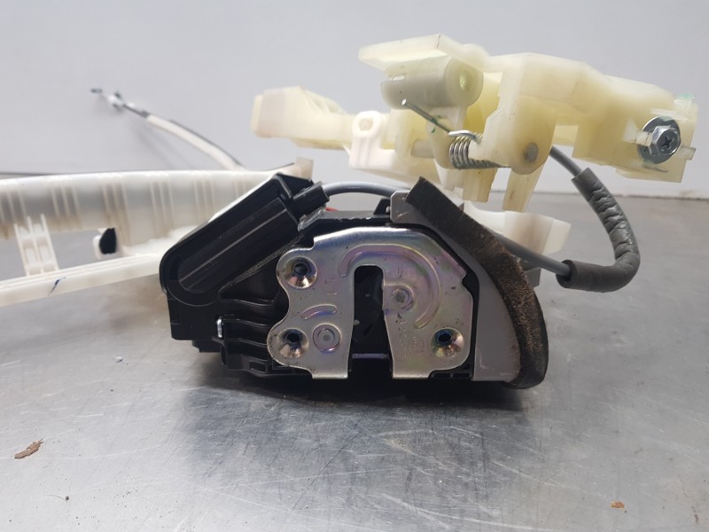 Recambio de cerradura puerta trasera izquierda para hyundai ioniq klass referencia OEM IAM 81410G2000  