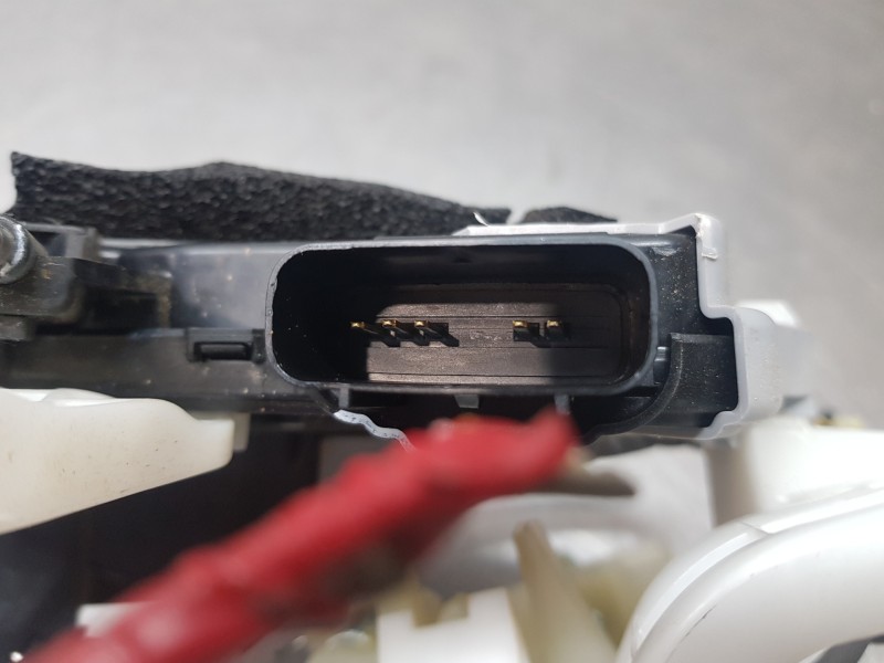 Recambio de cerradura puerta trasera izquierda para hyundai ioniq klass referencia OEM IAM 81410G2000  