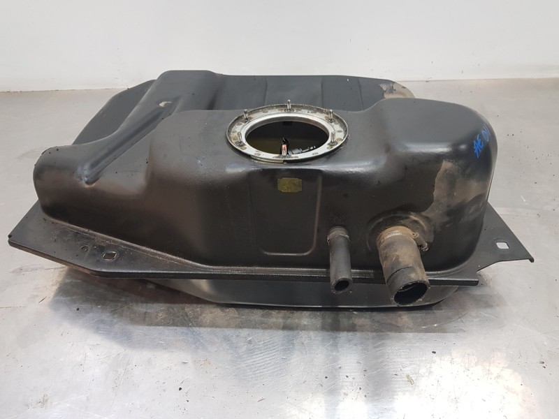 Recambio de deposito combustible para mercedes clase a (w169) elegance referencia OEM IAM A1694700901 A1694701101 A1694702301