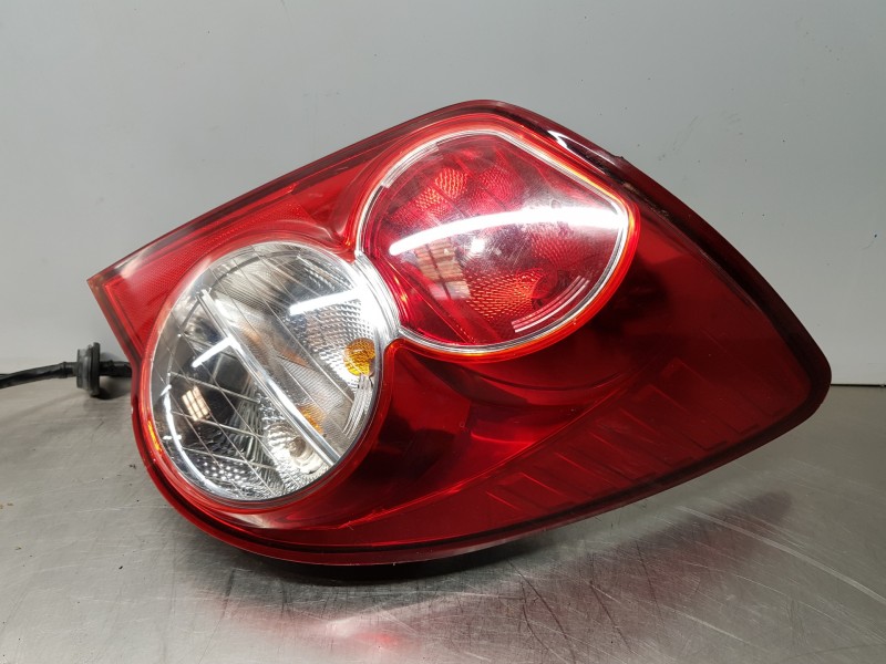 Recambio de piloto trasero derecho para chevrolet aveo sedán emotion referencia OEM IAM 96830976  