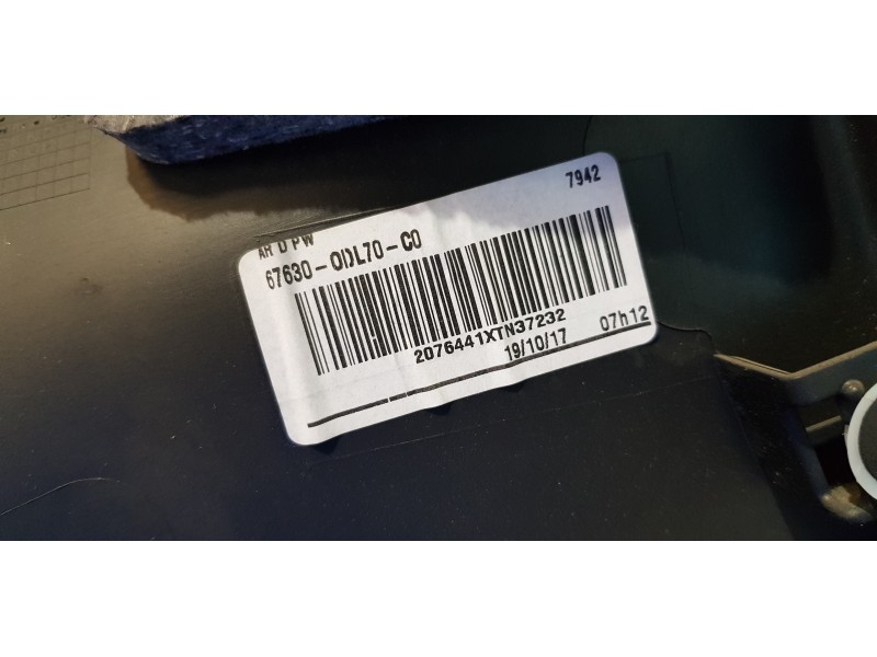 Recambio de guarnecido tapizado puerta trasera derecha para toyota yaris hybrid active referencia OEM IAM 676300DL70C0  