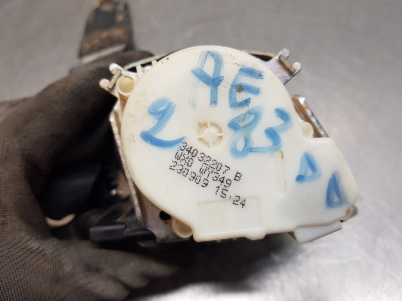 Recambio de cinturon seguridad delantero derecho para volkswagen passat berlina (3c2) elegance referencia OEM IAM 3C1857705P  