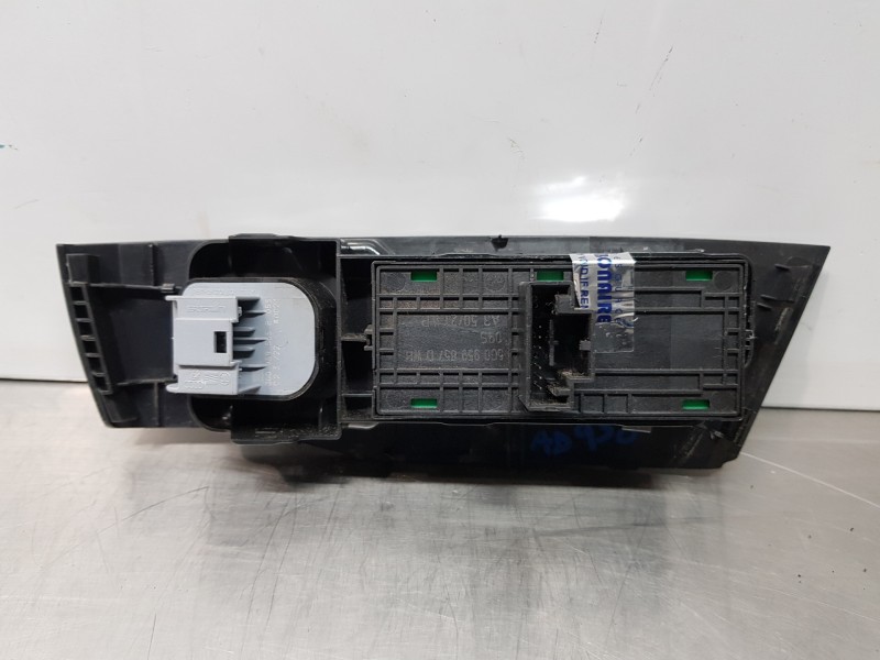 Recambio de mando elevalunas delantero izquierdo para volkswagen polo life referencia OEM IAM 5G0959857D  