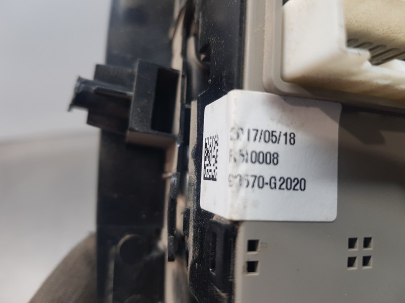 Recambio de mando elevalunas delantero izquierdo para hyundai ioniq klass referencia OEM IAM 93570G20204X 93570G2020 