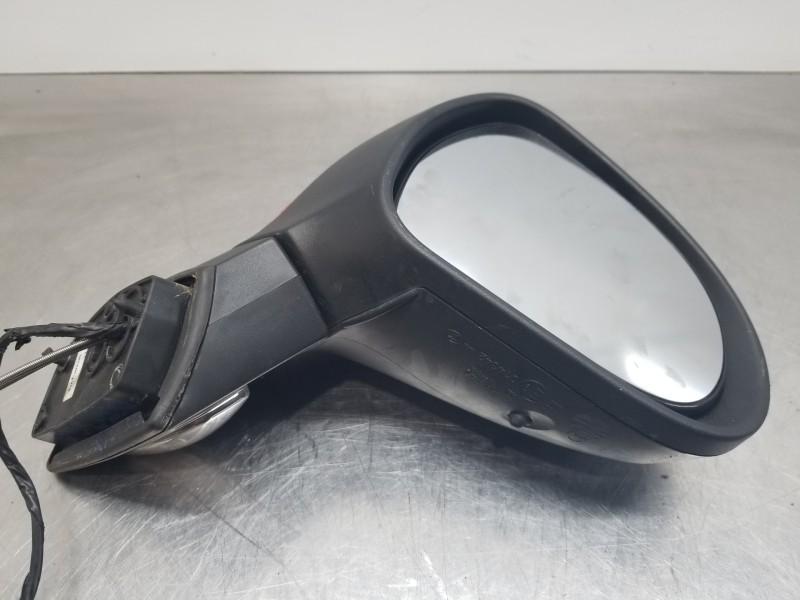 Recambio de retrovisor derecho para peugeot 207 urban referencia OEM IAM 8149ZF  