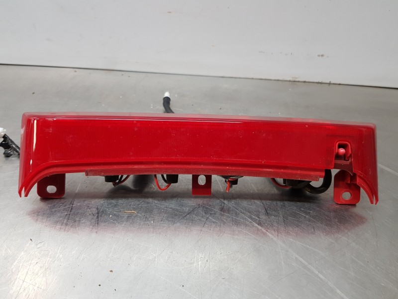 Recambio de luz central de freno para kia stonic (ybcuv) concept referencia OEM IAM 92700H8400  