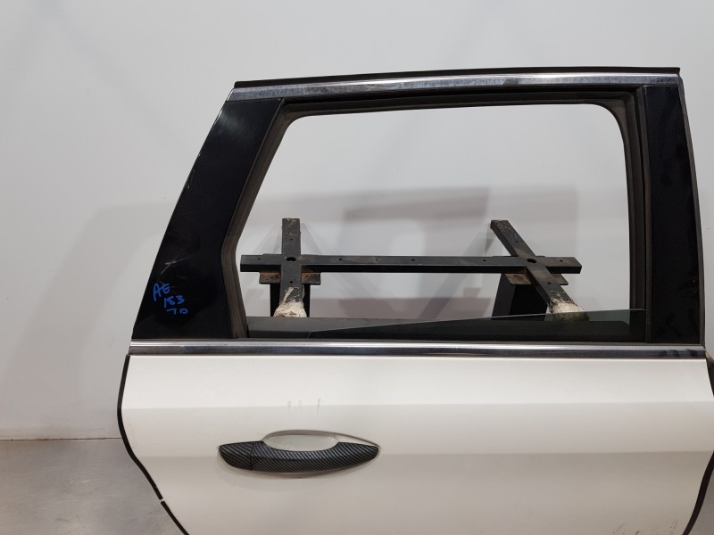 Recambio de puerta trasera derecha para peugeot 308 sw allure referencia OEM IAM 9805267480  