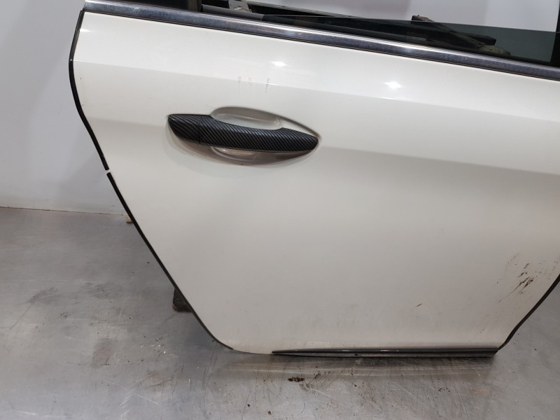 Recambio de puerta trasera derecha para peugeot 308 sw allure referencia OEM IAM 9805267480  