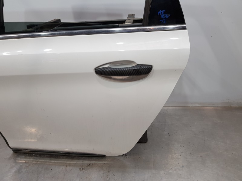 Recambio de puerta trasera izquierda para peugeot 308 sw allure referencia OEM IAM 9805267180  