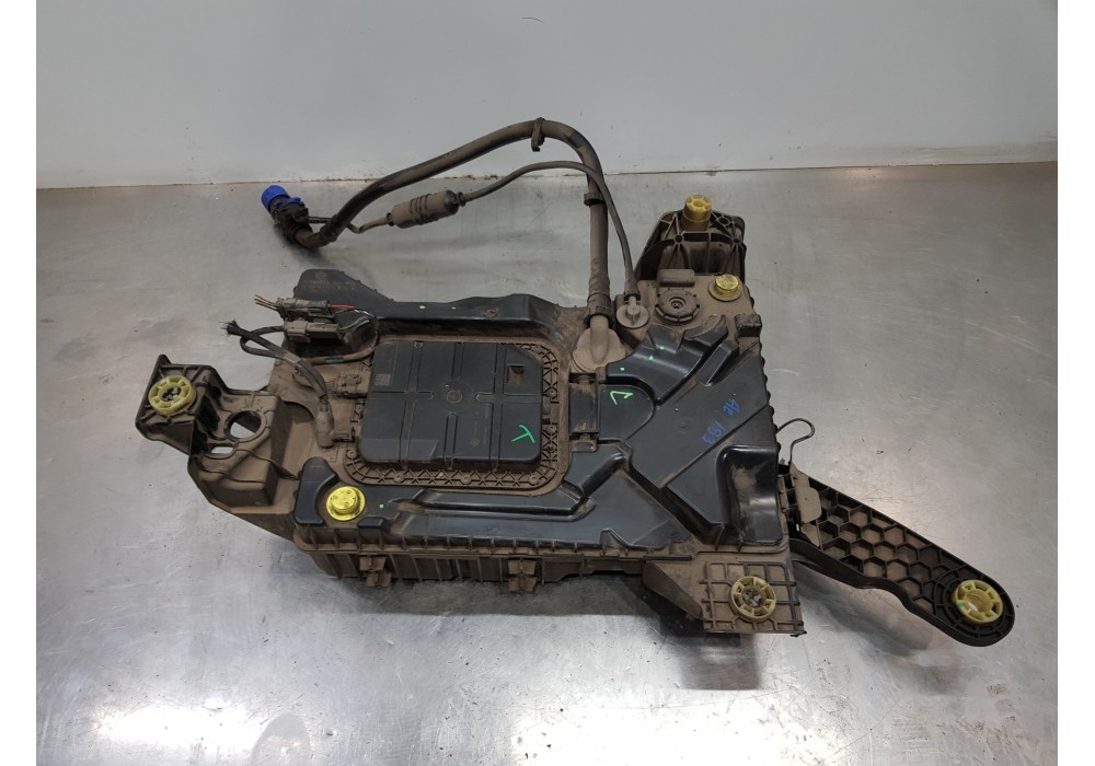 Recambio de deposito aditivo adblue fap ( deposito grande ) para peugeot 308 sw allure referencia OEM IAM 9815111480 1682619580 