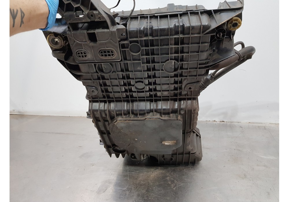 Recambio de deposito aditivo adblue fap ( deposito grande ) para peugeot 308 sw allure referencia OEM IAM 9815111480 1682619580 