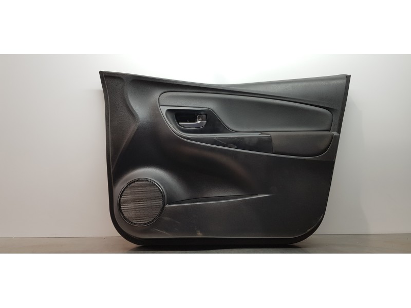 Recambio de guarnecido tapizado puerta delantera derecha para toyota yaris hybrid active referencia OEM IAM 676100DR8020  