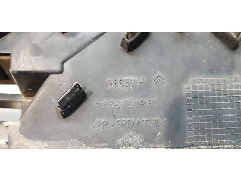Recambio de rejilla delantera para citroen c5 berlina 1.8 16v sx automático referencia OEM IAM 9636751980  