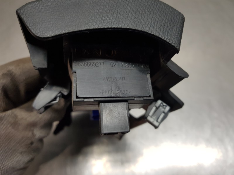 Recambio de modulo electronico para peugeot 308 allure puretech referencia OEM IAM 9636669277  