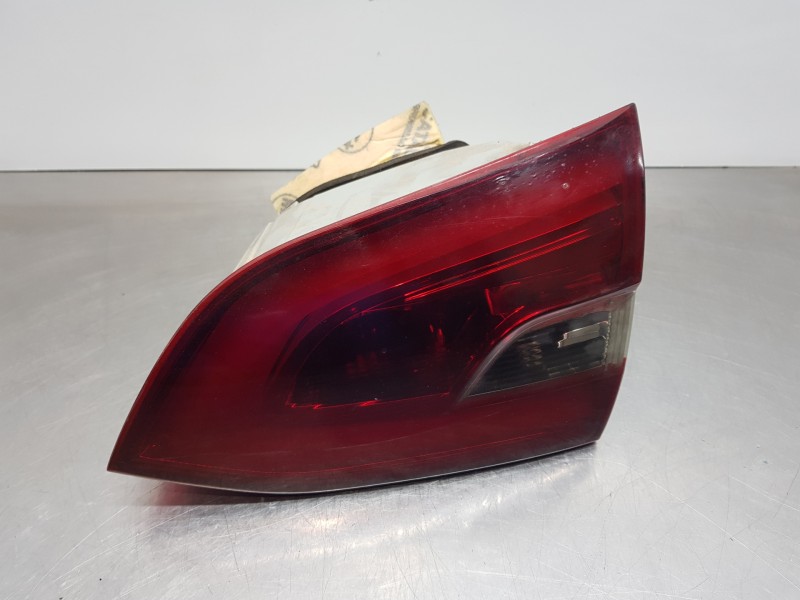 Recambio de piloto trasero derecho interior para peugeot 308 sw allure referencia OEM IAM 9678094880  