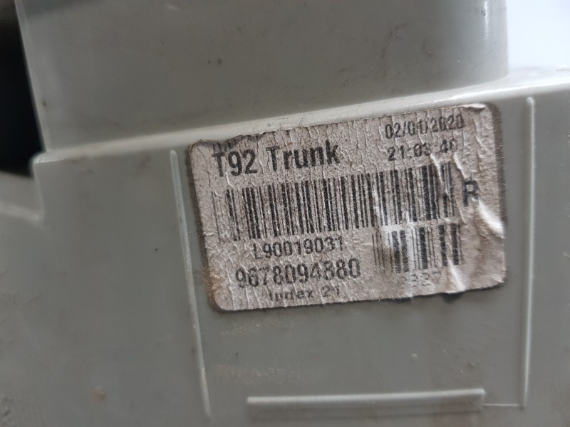 Recambio de piloto trasero derecho interior para peugeot 308 sw allure referencia OEM IAM 9678094880  