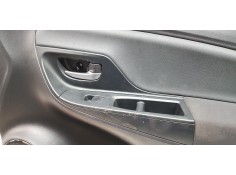 Recambio de guarnecido tapizado puerta delantera derecha para toyota yaris hybrid active referencia OEM IAM 676100DR8020   2