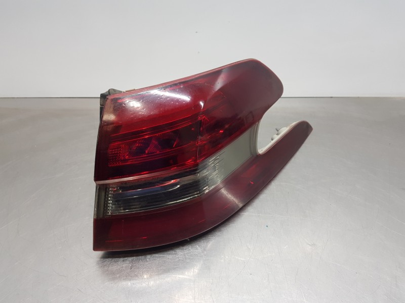 Recambio de piloto trasero derecho para peugeot 308 sw allure referencia OEM IAM 9678093880  