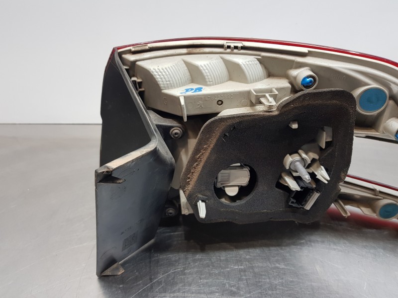 Recambio de piloto trasero izquierdo para peugeot 308 sw allure referencia OEM IAM 9678093980  