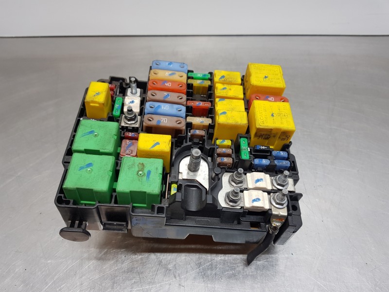 Recambio de caja reles / fusibles para peugeot 308 sw allure referencia OEM IAM 9804848580  