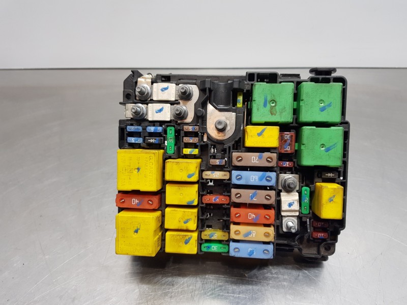 Recambio de caja reles / fusibles para peugeot 308 sw allure referencia OEM IAM 9804848580  