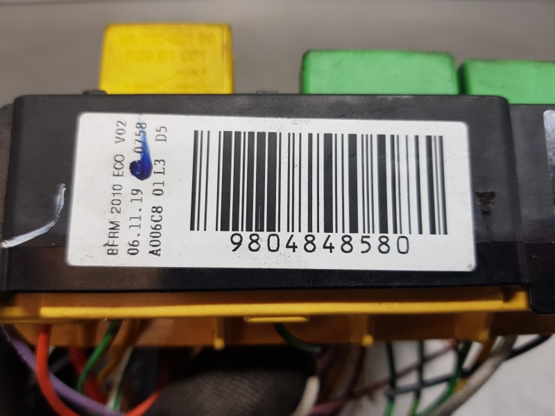 Recambio de caja reles / fusibles para peugeot 308 sw allure referencia OEM IAM 9804848580  