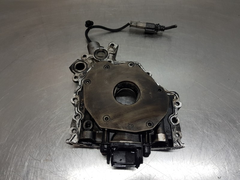 Recambio de bomba aceite para peugeot 308 sw allure referencia OEM IAM 9823740280  
