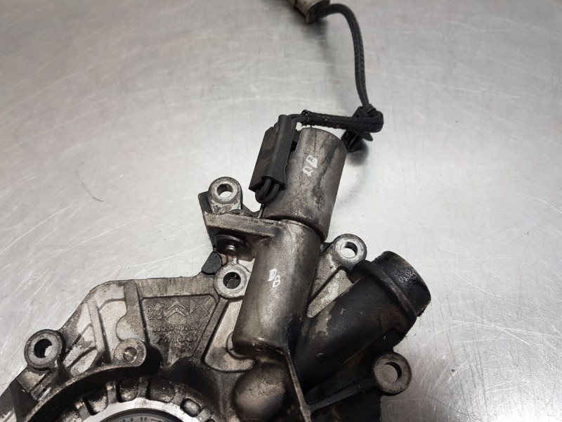 Recambio de bomba aceite para peugeot 308 sw allure referencia OEM IAM 9823740280  