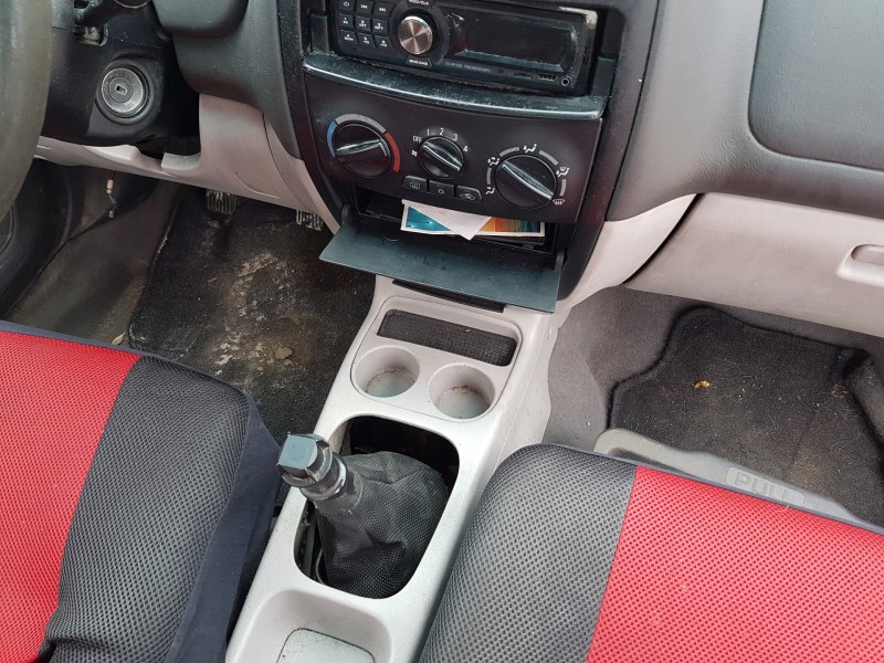 mitsubishi space star (dg0) del año 2002