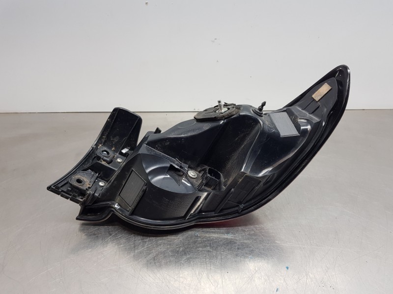 Recambio de piloto trasero izquierdo para mazda 3 berlina (bp) skyactiv referencia OEM IAM B0L551160A  