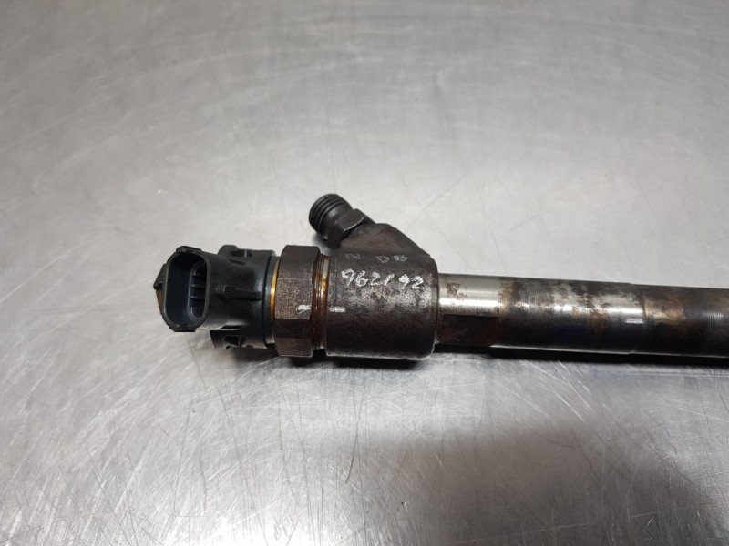 Recambio de inyector para peugeot 308 sw allure referencia OEM IAM 0445110955  