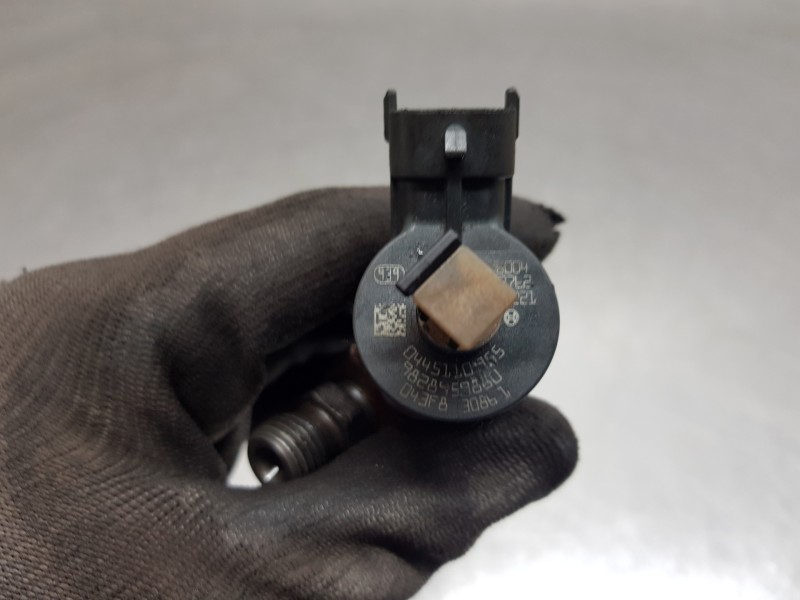 Recambio de inyector para peugeot 308 sw allure referencia OEM IAM 0445110955  