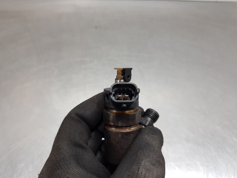 Recambio de inyector para peugeot 308 sw allure referencia OEM IAM 0445110955  