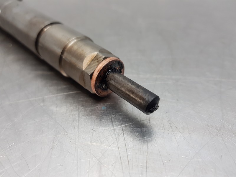 Recambio de inyector para peugeot 308 sw allure referencia OEM IAM 0445110955  