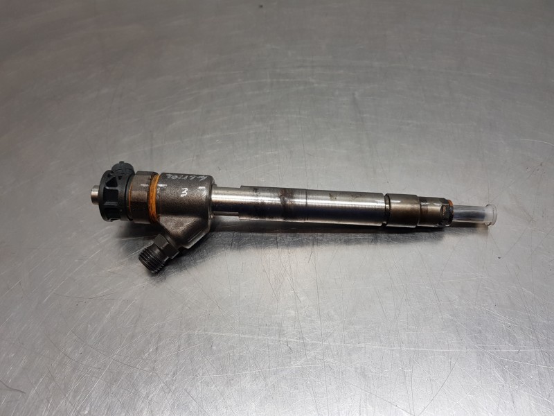 Recambio de inyector para peugeot 308 sw allure referencia OEM IAM 0445110955  