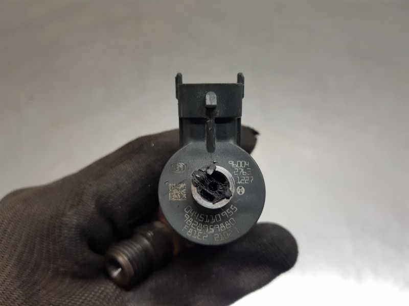 Recambio de inyector para peugeot 308 sw allure referencia OEM IAM 0445110955  