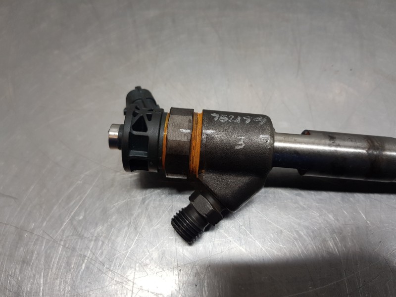 Recambio de inyector para peugeot 308 sw allure referencia OEM IAM 0445110955  