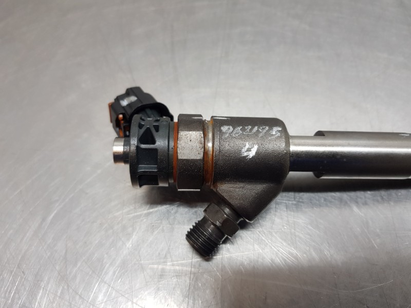 Recambio de inyector para peugeot 308 sw allure referencia OEM IAM 0445110955  