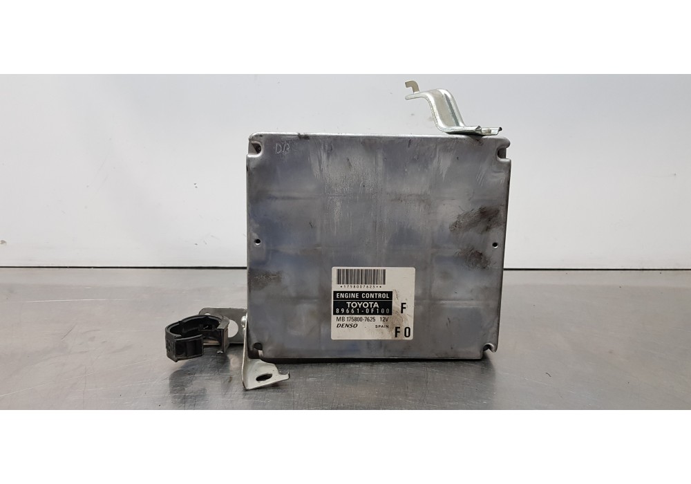 Recambio de centralita motor uce para toyota corolla verso (r1) 2.2 d-4d luna referencia OEM IAM 896610F100  