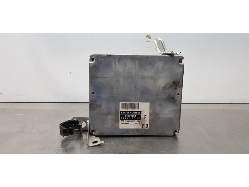 Recambio de centralita motor uce para toyota corolla verso (r1) 2.2 d-4d luna referencia OEM IAM 896610F100  