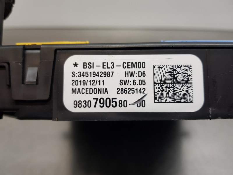 Recambio de caja reles / fusibles para peugeot 308 sw allure referencia OEM IAM 9830790580  