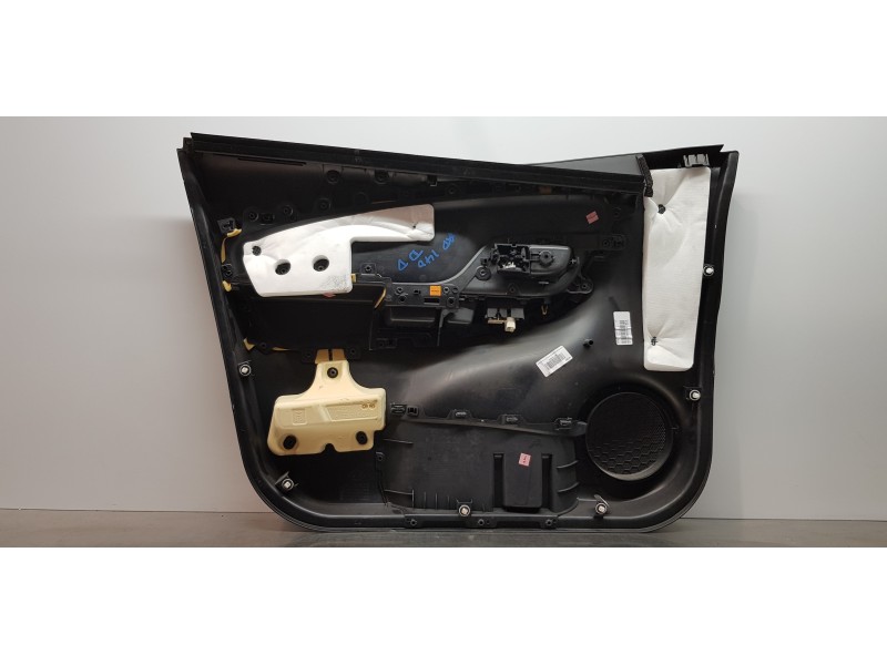 Recambio de guarnecido tapizado puerta delantera derecha para toyota yaris hybrid active referencia OEM IAM 676100DR8020  