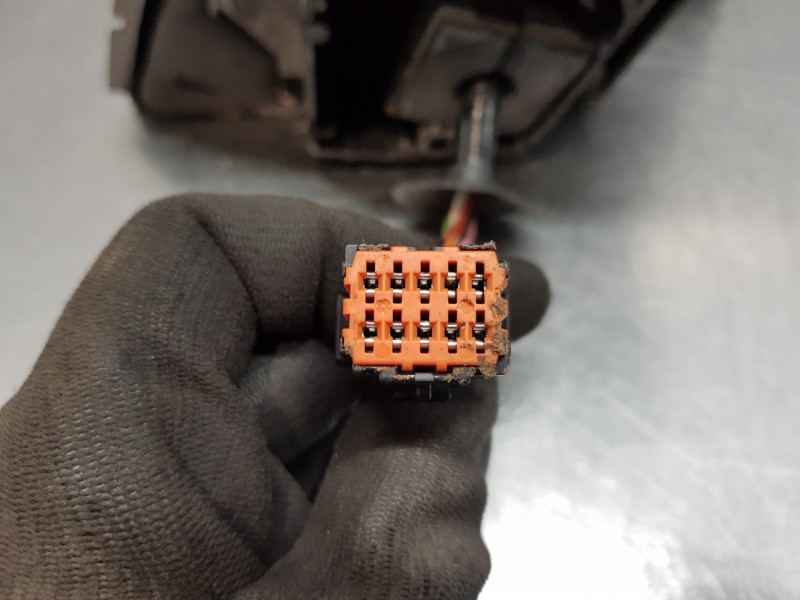 Recambio de retrovisor derecho para peugeot 308 sw allure referencia OEM IAM 1634857680  