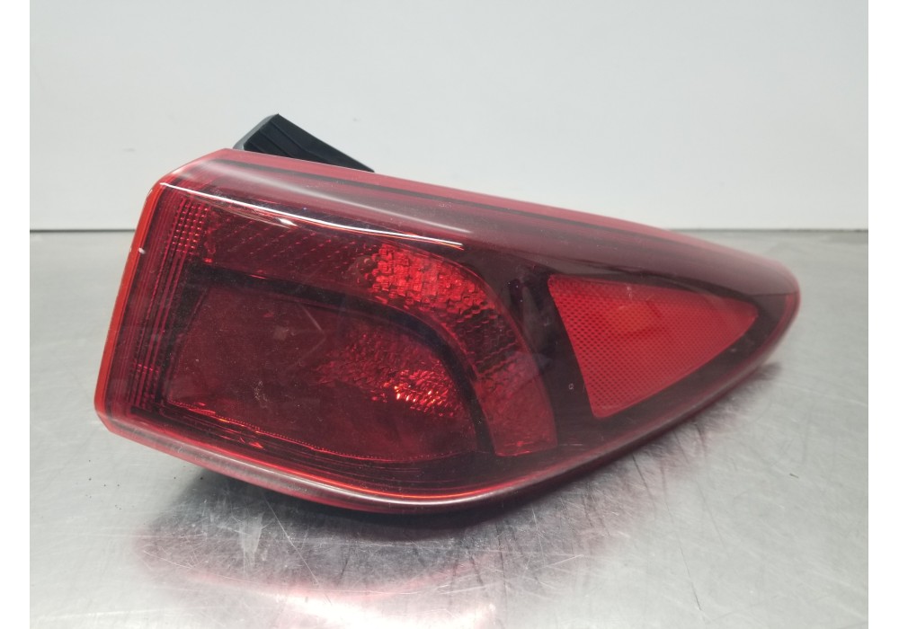 Recambio de piloto trasero derecho para hyundai bayon style referencia OEM IAM 92402J9500  