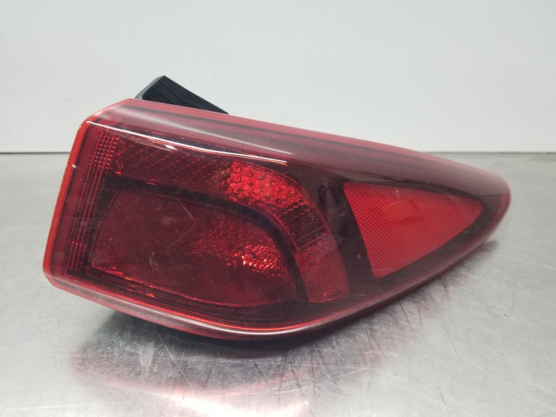 Recambio de piloto trasero derecho para hyundai bayon style referencia OEM IAM 92402J9500  