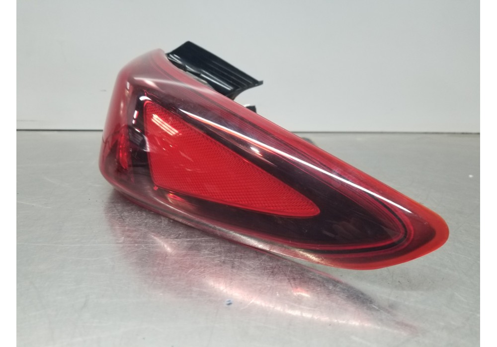 Recambio de piloto trasero derecho para hyundai bayon style referencia OEM IAM 92402J9500  