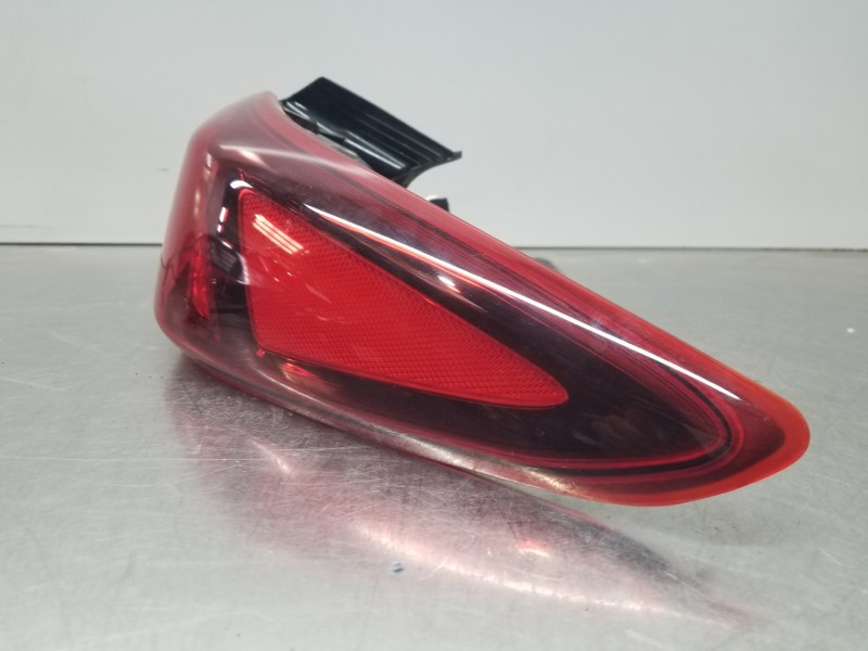 Recambio de piloto trasero derecho para hyundai bayon style referencia OEM IAM 92402J9500  