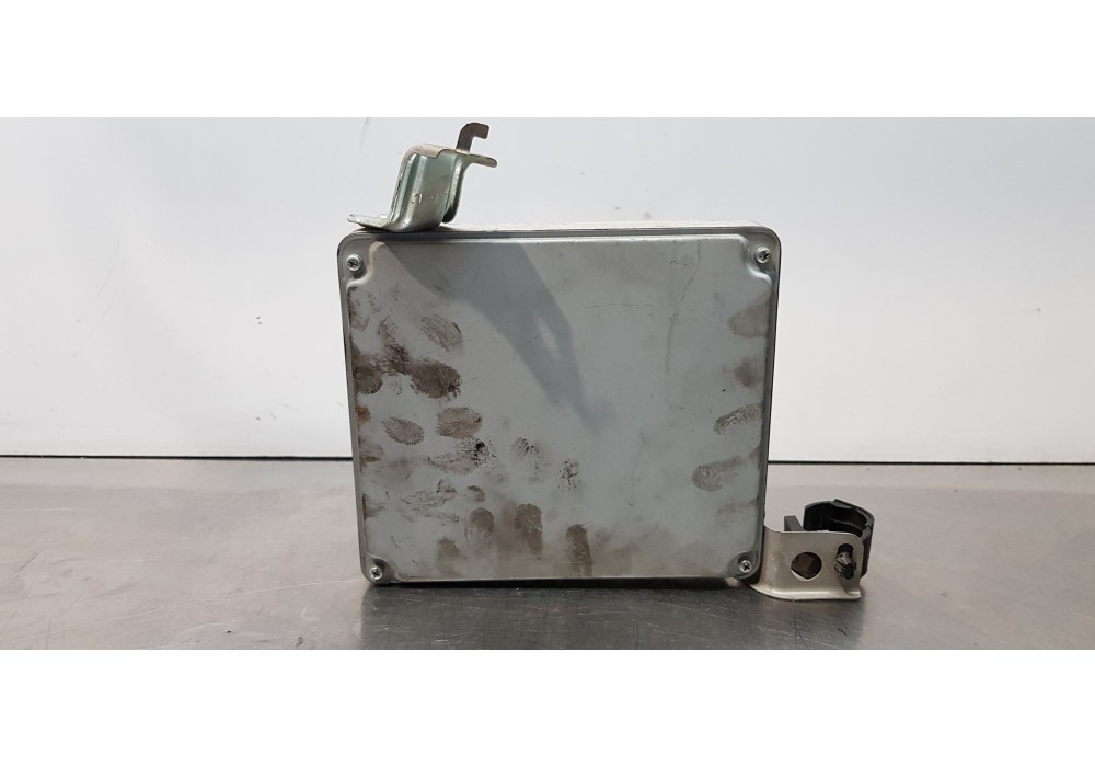 Recambio de centralita motor uce para toyota corolla verso (r1) 2.2 d-4d luna referencia OEM IAM 896610F100  